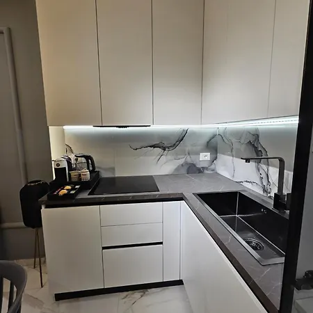 Center Dots Apartment